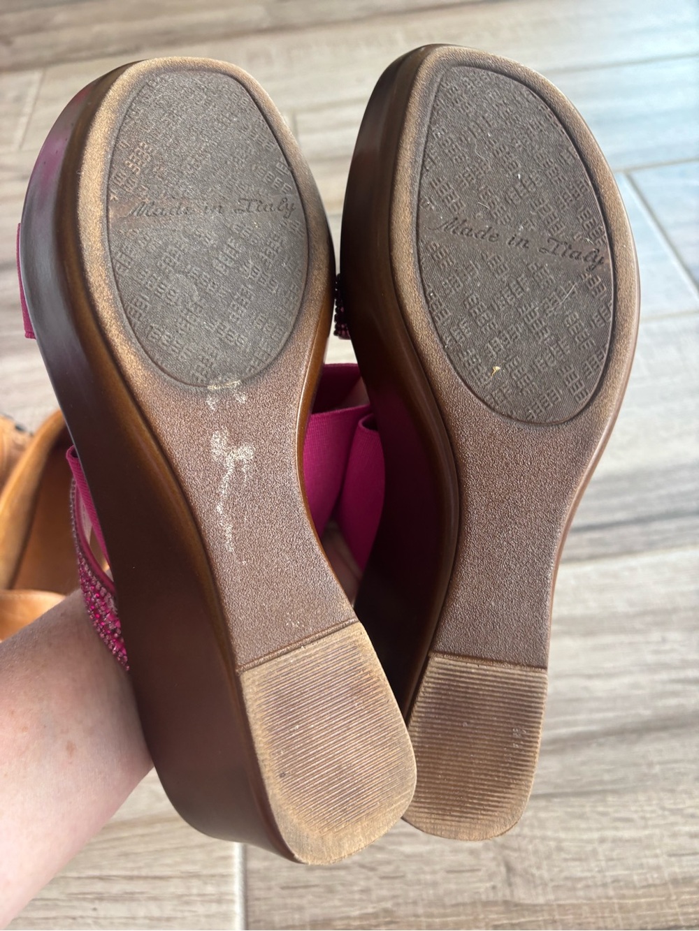 Italian Shoemakers Hot Pink Beaded Crisscross Wedge Sandals size 7.5 - Picture 7 of 8